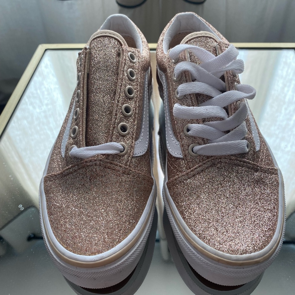 VANS KIDS OLD SKOOL GLITTER SNEAKERS SIZE 1.0 WORN FOR AN HOUR